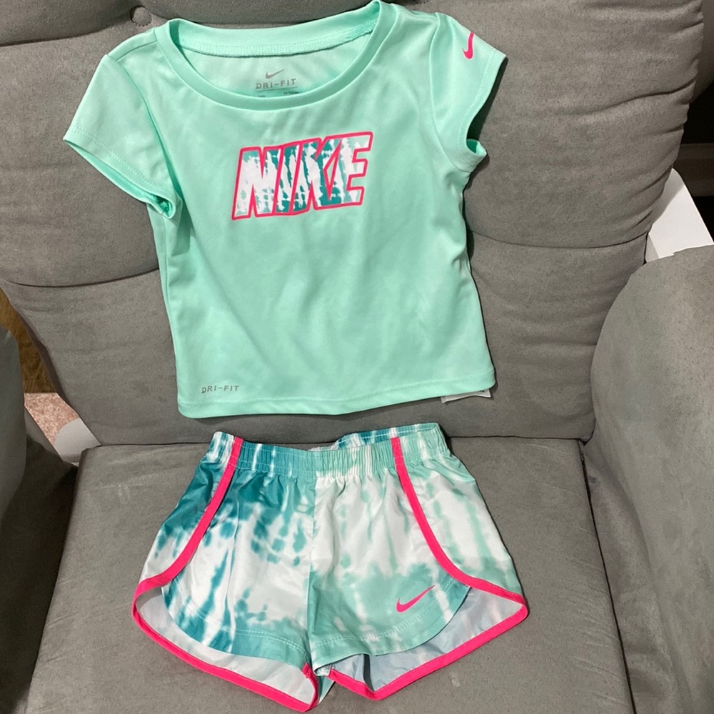 Baby girl Nike short set